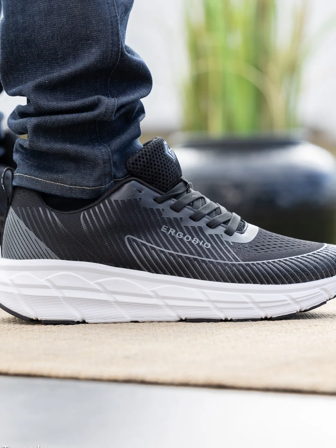 ergobio__ergoroller_black_0.webp Ergobio Sneakers>– Ergoroller Black