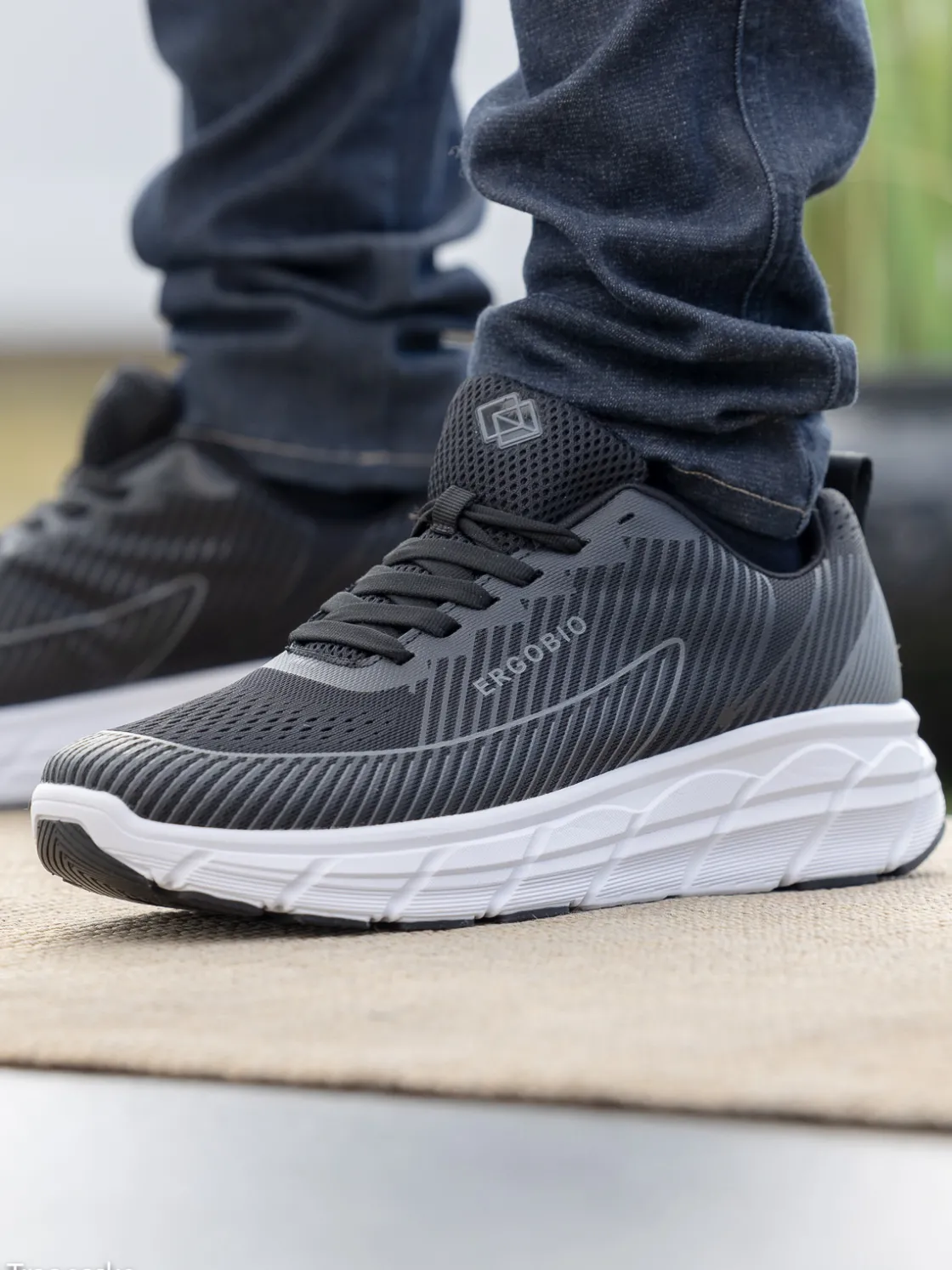 ergobio__ergoroller_black_4.webp Ergobio Sneakers>– Ergoroller Black