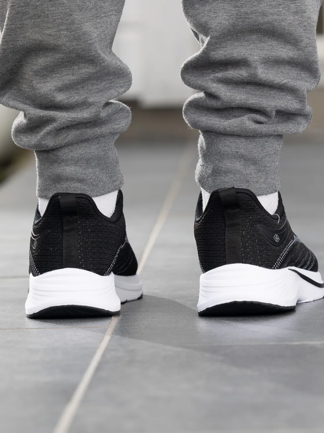ergobio__wing_black_2.webp Ergobio Sneakers>– Wing Black