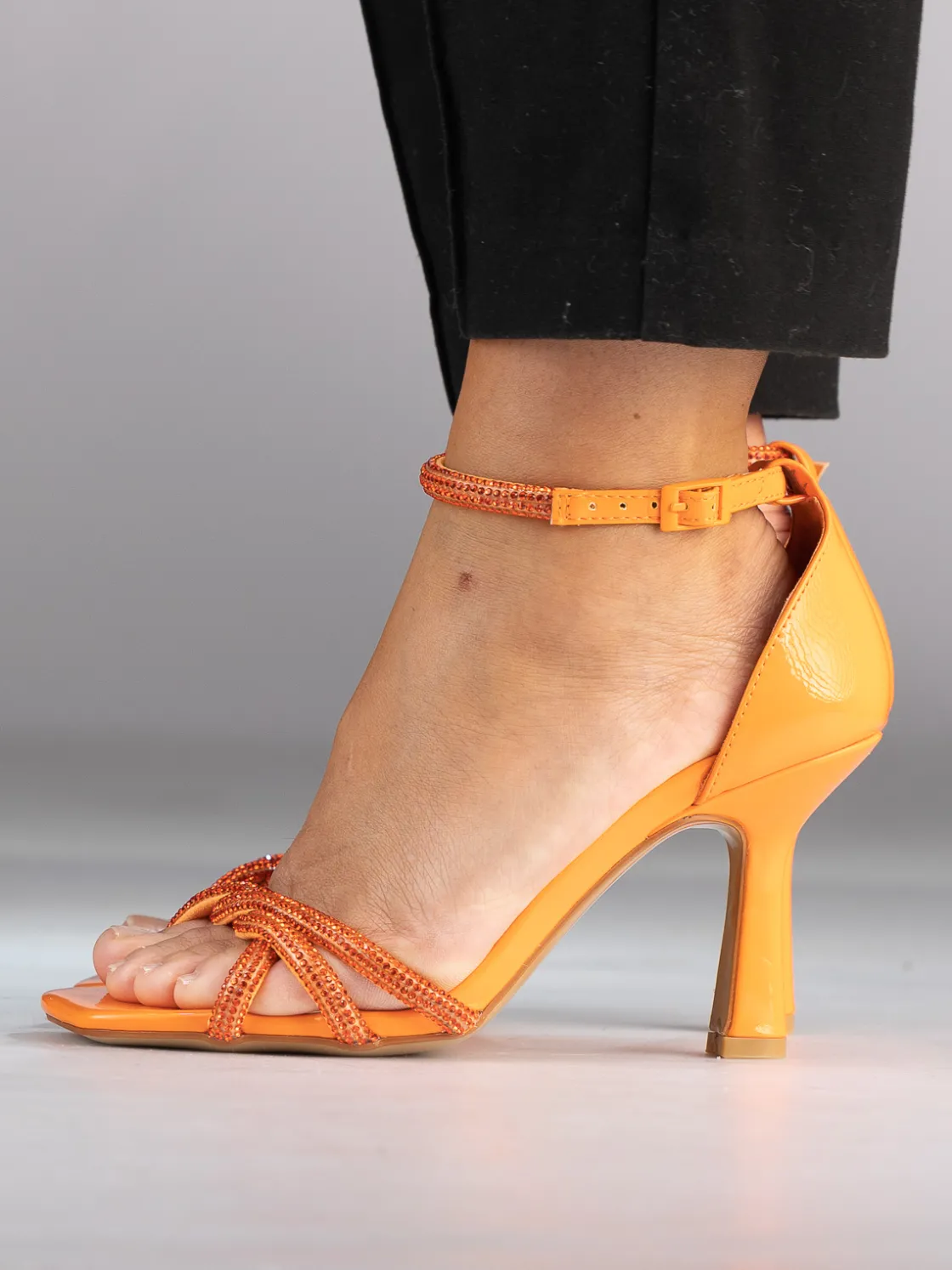 fiola_orange_hyhlte_pumps_7.webp Roberto Rosso Pensko>Fiola Orange Høyhælte Pumps