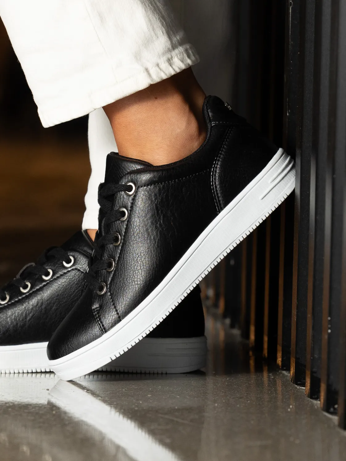 gorbio_low_black_0.webp Roberto Rosso Sneakers>Gorbio Low Black