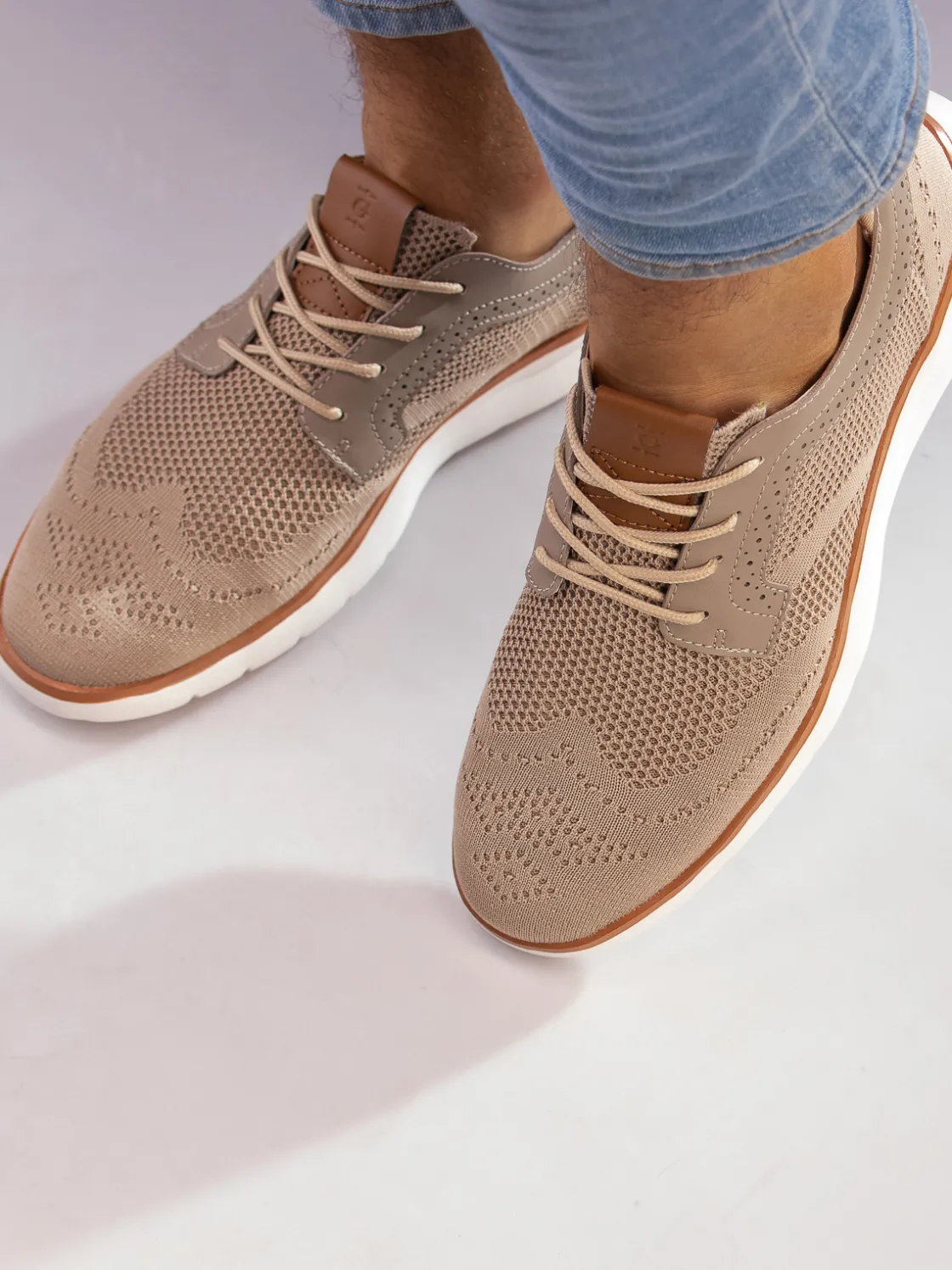 gregers__formatop_taupe_1.webp Gregers Sneakers>– Formatop Taupe