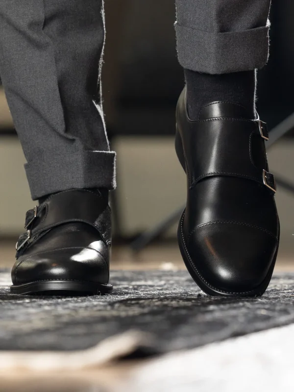Gregers Pensko>– Monkstrap Black