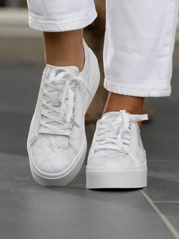 Jean Paul Sneakers>– Lacè White