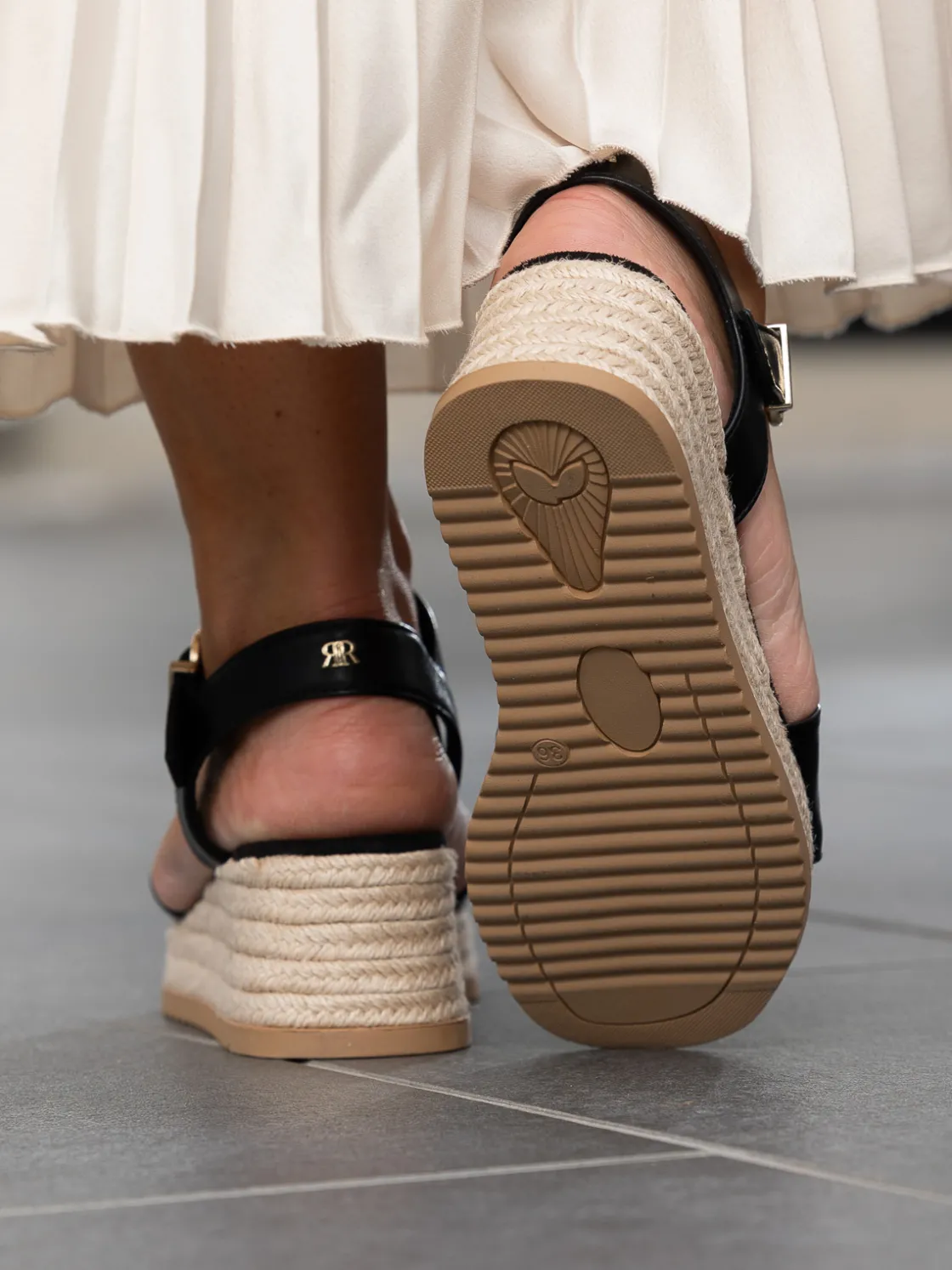 lili_wedge_black_11.webp Roberto Rosso Sandaler>Lili Wedge Black