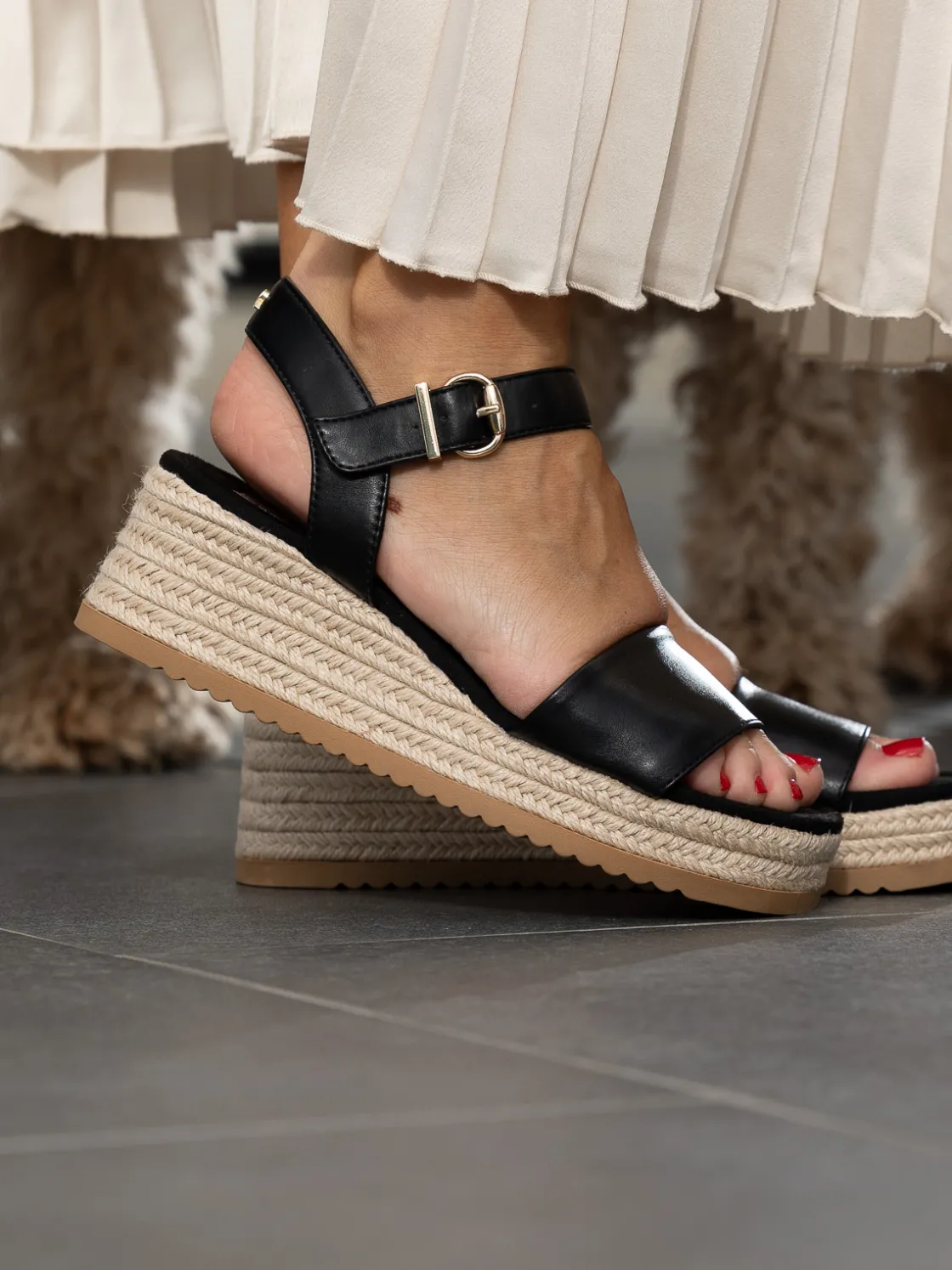 lili_wedge_black_6.webp Roberto Rosso Sandaler>Lili Wedge Black