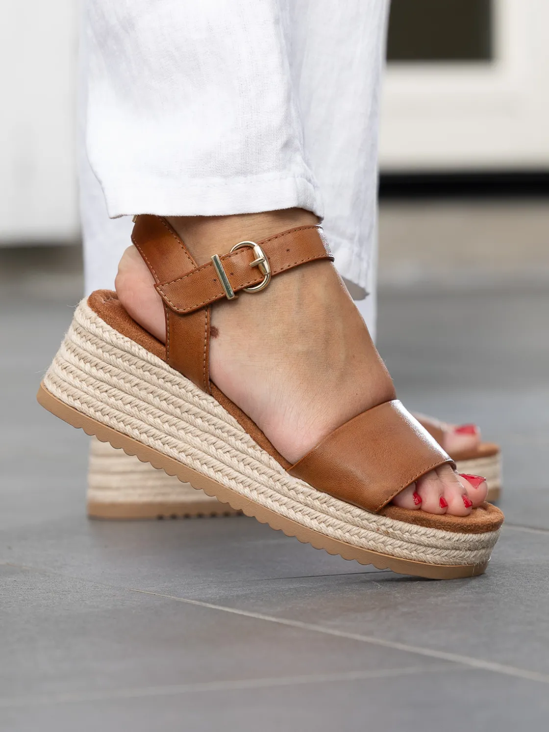 lili_wedge_cognac_0.webp Roberto Rosso Sandaler>Lili Wedge