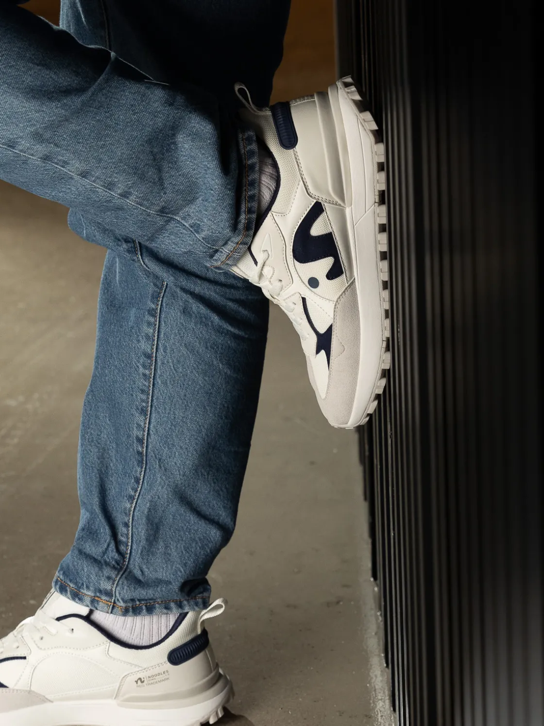 noodles__ding_m_white_nav_3.webp Noodles Sneakers>– Ding M White Navy