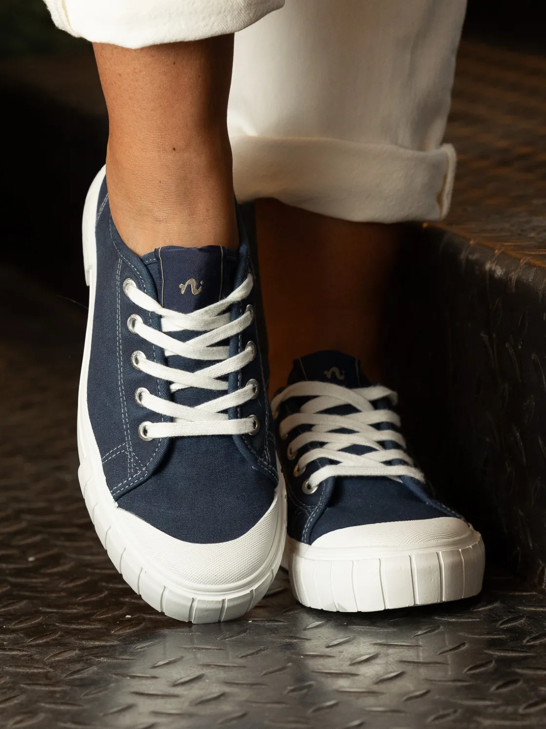 noodles__doobiecat_ii_nav_1.webp Noodles Sneakers>– Doobiecat II Navy