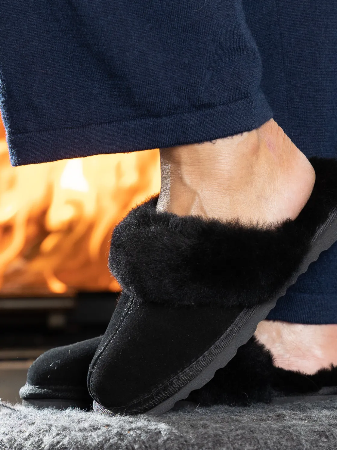 sheepskin_slipper_black_2.webp Roberto Rosso Tøfler>Sheepskin Slipper Black
