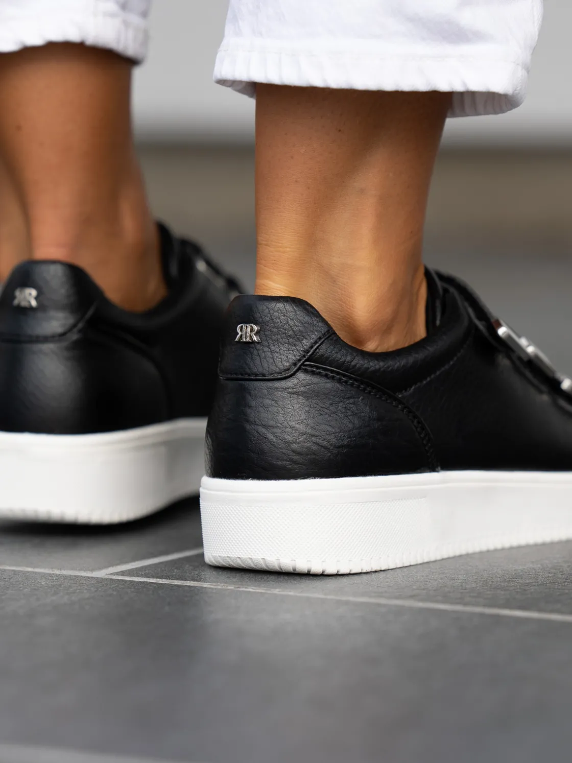 trilock_black_2.webp Roberto Rosso Sneakers>Trilock Black