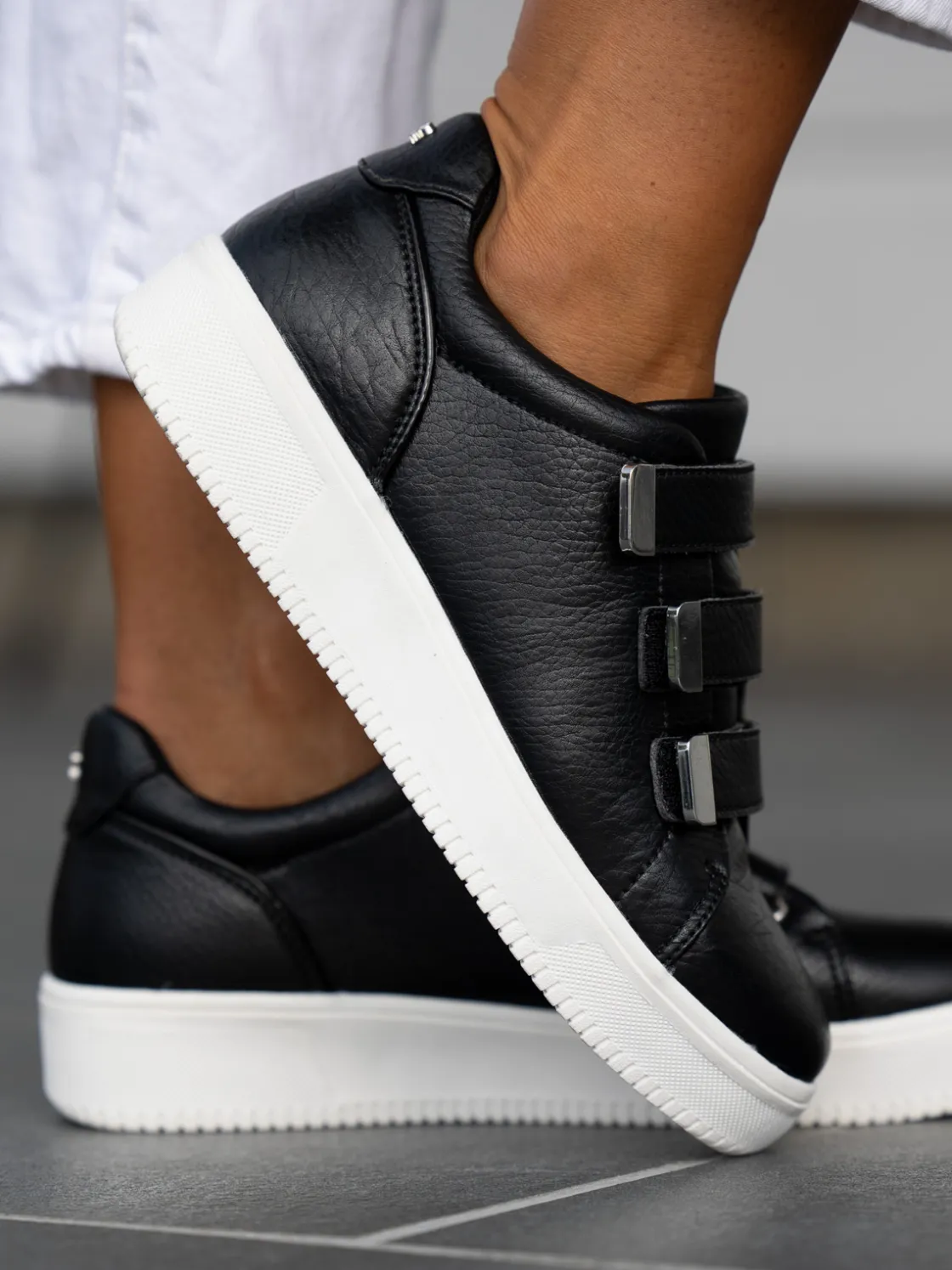 trilock_black_4.webp Roberto Rosso Sneakers>Trilock Black